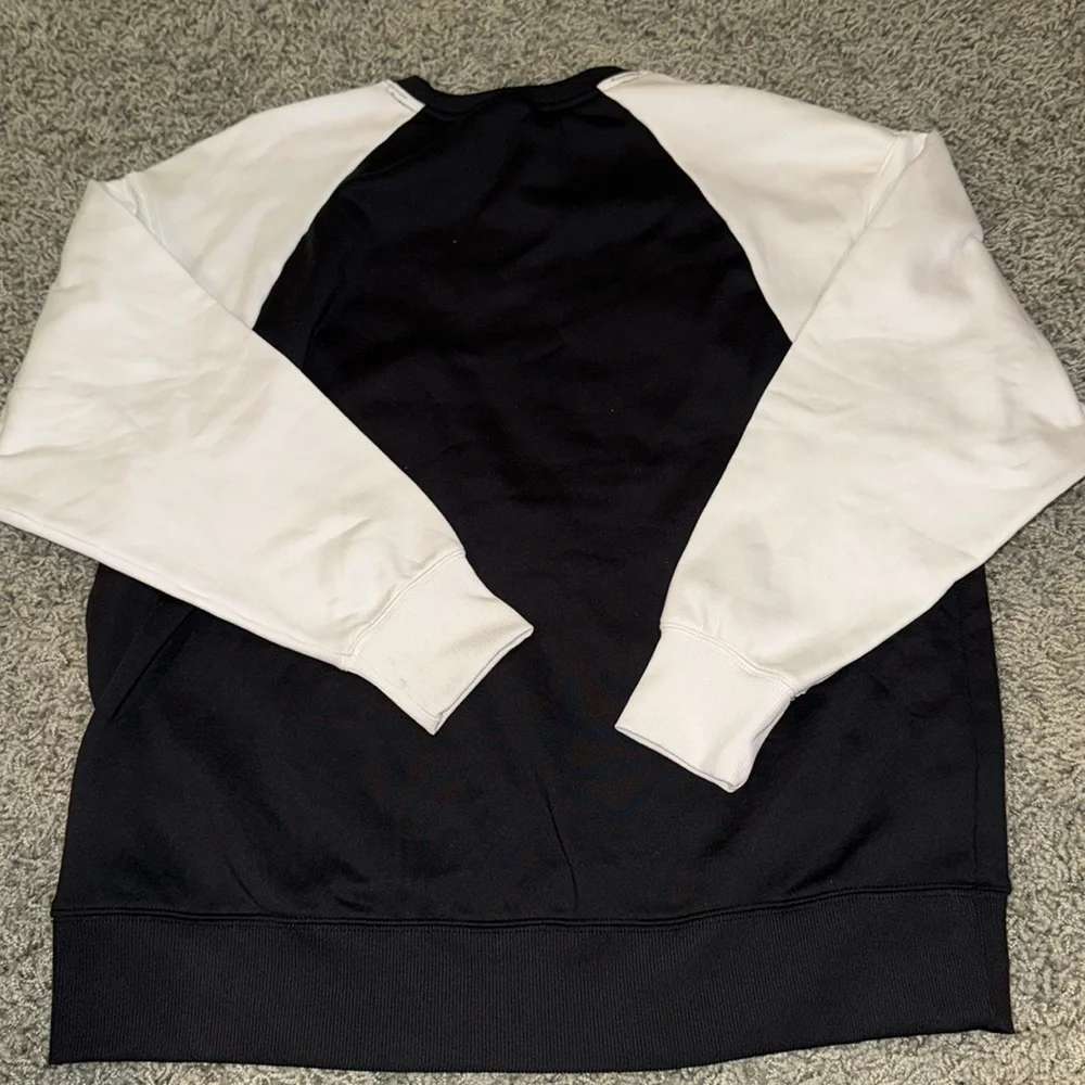 Nike Black and White Crewneck Sweatshirt AWESOME Womens (M) - Picture 8 of 8